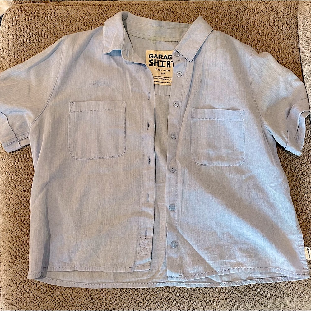 true to size & preppy look and can pair it with jeans for a cute summer look!